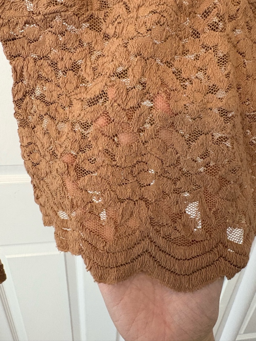 Zara Beige Lace Scallop V-Neck Long Sleeve Cropped Top Size Small - Picture 10 of 10